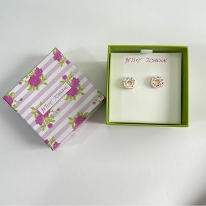 Betsey Johnson Spring 2023 Enamel and Jewel Donut Pierced Earrings